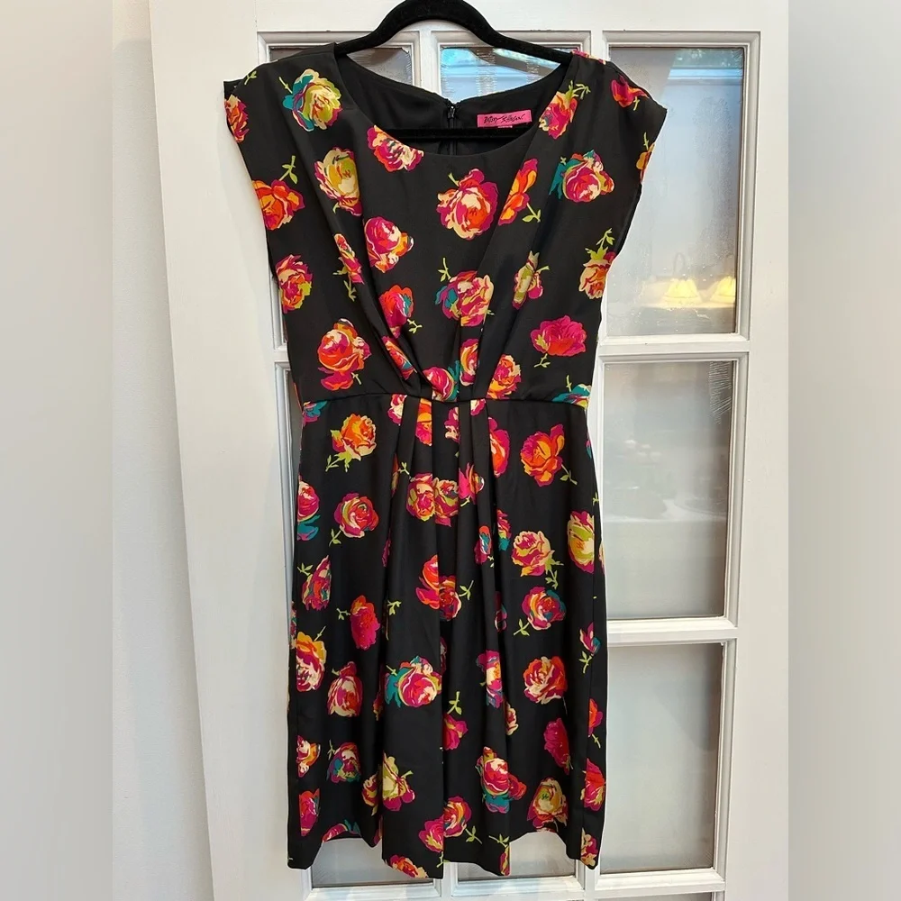 Betsey Johnson Chic Vibrant Rose Floral Mini Dress Women’s Size 2 XS